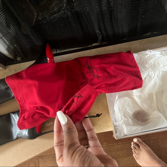 SOLD!!!! Authentic Christian Louboutin Knee boots with receipt - Picture 4 of 11